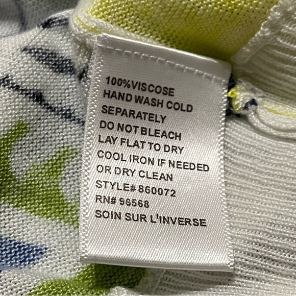 Camellia Cardigan Sweater artsy pattern size S lightweight - Picture 6 of 13